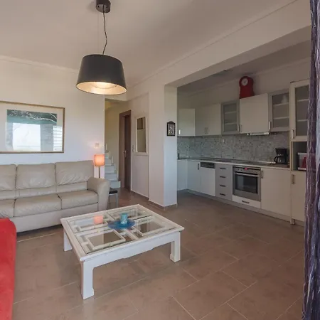 Nereids Seaside Escape Apartment *